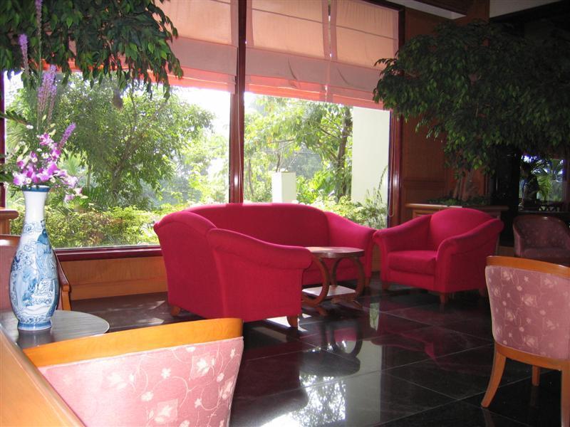 Pathumthani Place Hotel Buitenkant foto