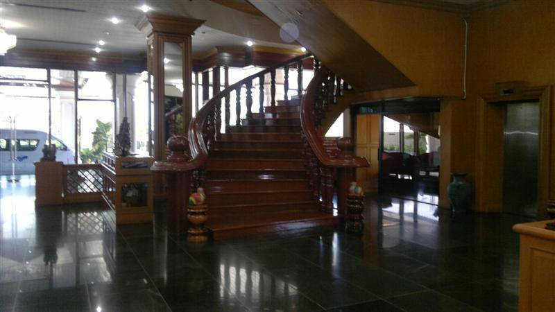 Pathumthani Place Hotel Buitenkant foto