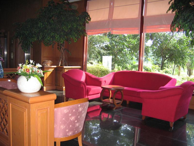 Pathumthani Place Hotel Buitenkant foto