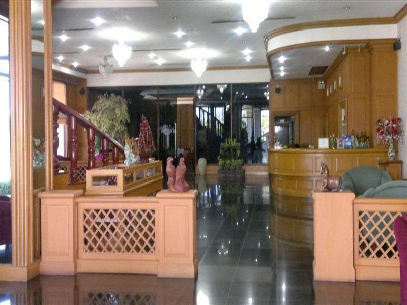Pathumthani Place Hotel Buitenkant foto