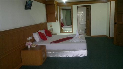 Pathumthani Place Hotel Buitenkant foto