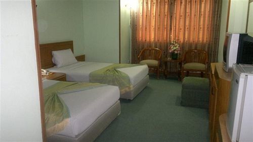 Pathumthani Place Hotel Buitenkant foto